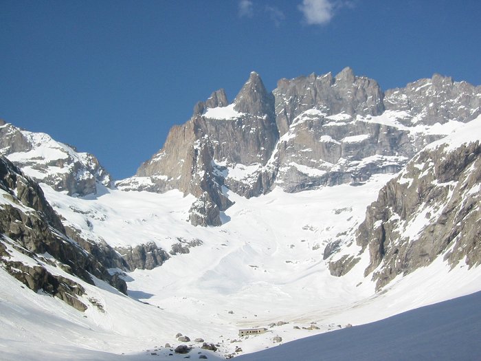 #1 La meije depuis les étançons : La Meije et la brêche de la Meije derrière le refuge du Châteleret La meije depuis les étançons : La Meije et la brêche de la Meije derrière le refuge du Châteleret