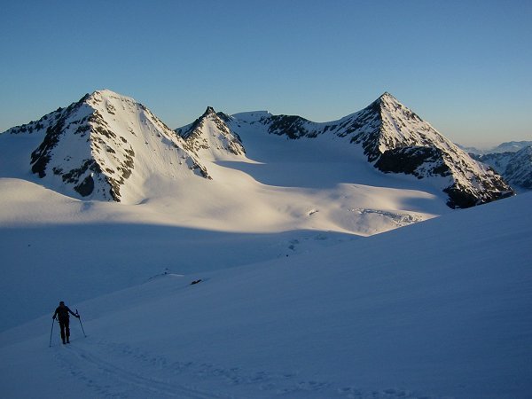 vue sur le petit combin : Un peu avant le plateau du Déjeuner, vue sur le petit Combin.