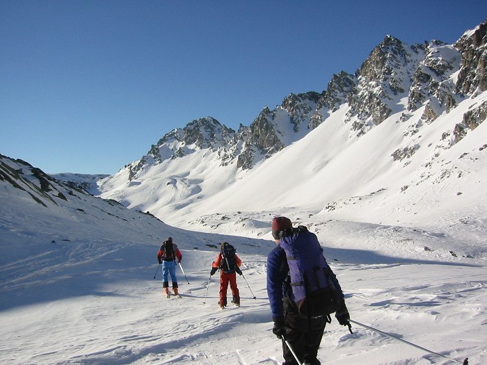 Col Gallarino : Départ de Quintino Sella pour le col Passo Gallarino (au fond)