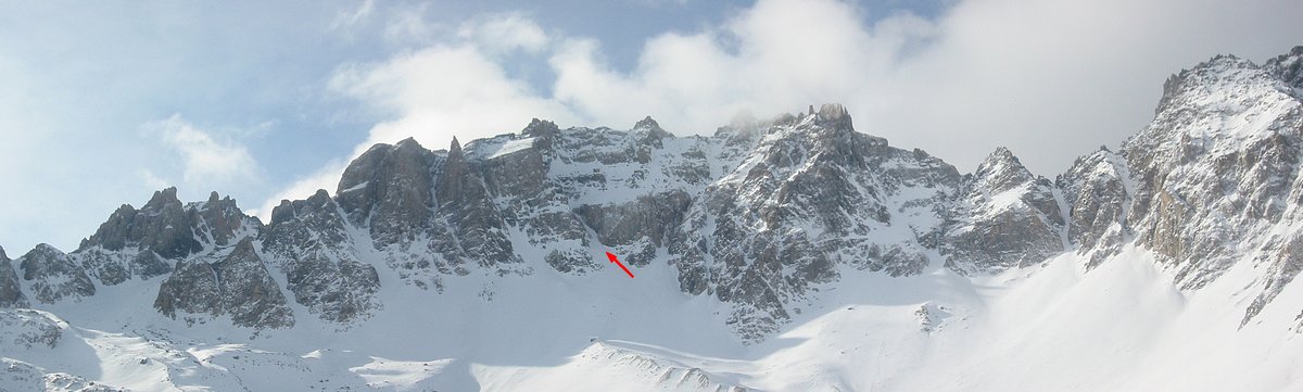 #1 panoramique Font Sancte : les pics de la font sancte et le couloir (en rouge) panoramique Font Sancte : les pics de la font sancte et le couloir (en rouge)