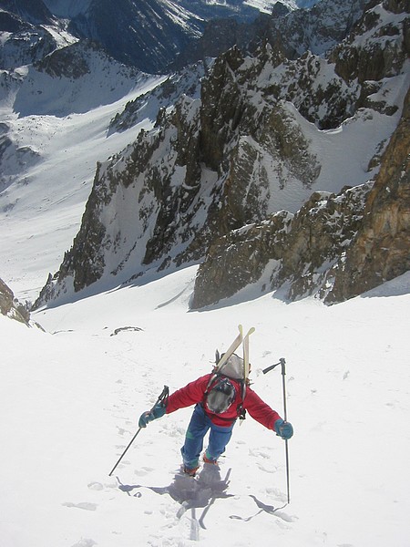 couloir banane : denis à mi pente