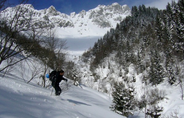 #3 Quelques bons virages : On aura quand même pu faire une dizaine de beaux virages dans cette combe engageante, mais à la sortie aléatoire! On se console comme on peut!! Quelques bons virages : On aura quand même pu faire une dizaine de beaux virages dans cette combe engageante, mais à la sortie aléatoire! On se console comme on peut!!