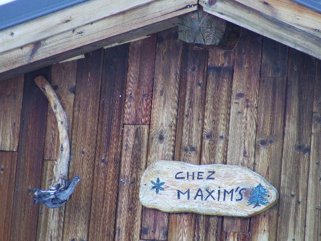 #4 Chez maxim Chez maxim's : On aurait mieux fait d'aller manger chez maxim's aujourd'hui ;-)