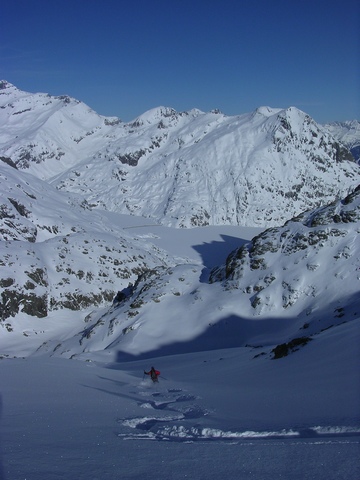 #4 poudreuse : ....... dans un champ de poudre sans trace!! poudreuse : ....... dans un champ de poudre sans trace!!