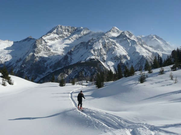#2 La Montagne : Tof en plein effort en arrivant au hameau "la Montagne" La Montagne : Tof en plein effort en arrivant au hameau "la Montagne"