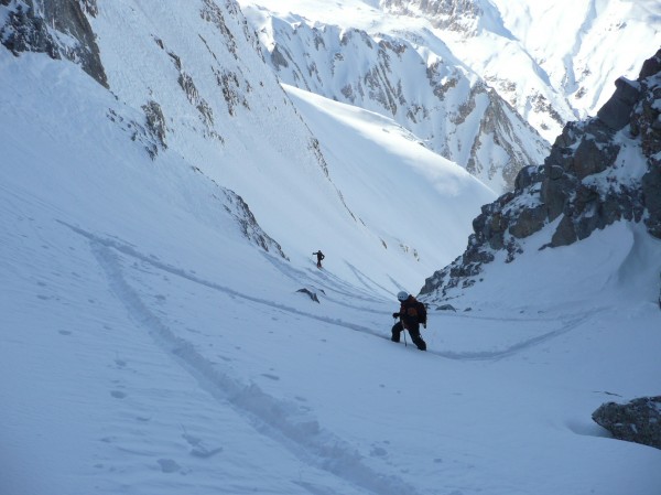 #5 Etroiture : Ca donne envie de redescendre aussi par la ... Etroiture : Ca donne envie de redescendre aussi par la ...