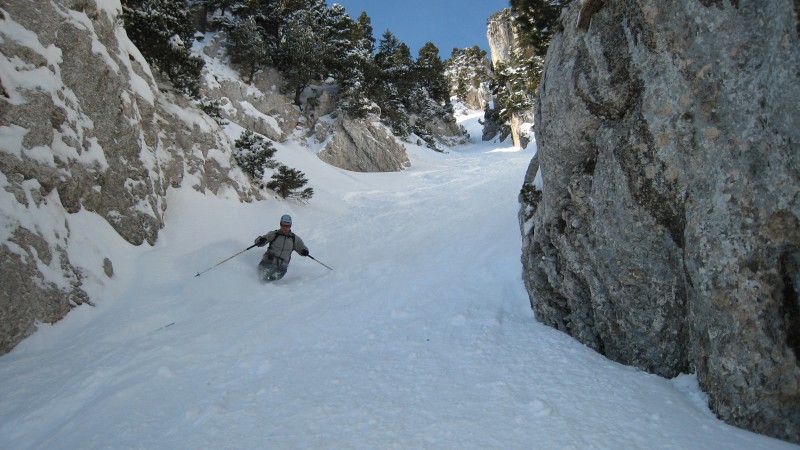 #4 Couloir Rectiligne : Bonne poudre dans le couloir Couloir Rectiligne : Bonne poudre dans le couloir