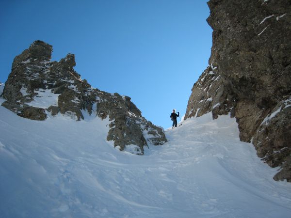 #4 Entrée du couloir : Suffit de viser le rognon rocheux et c Entrée du couloir : Suffit de viser le rognon rocheux et c'est là. Attention c'est un poil caché quand même
