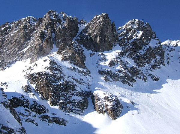 #4 grande lance d grande lance d'allemont : le couloir coude vu depuis le col 2459