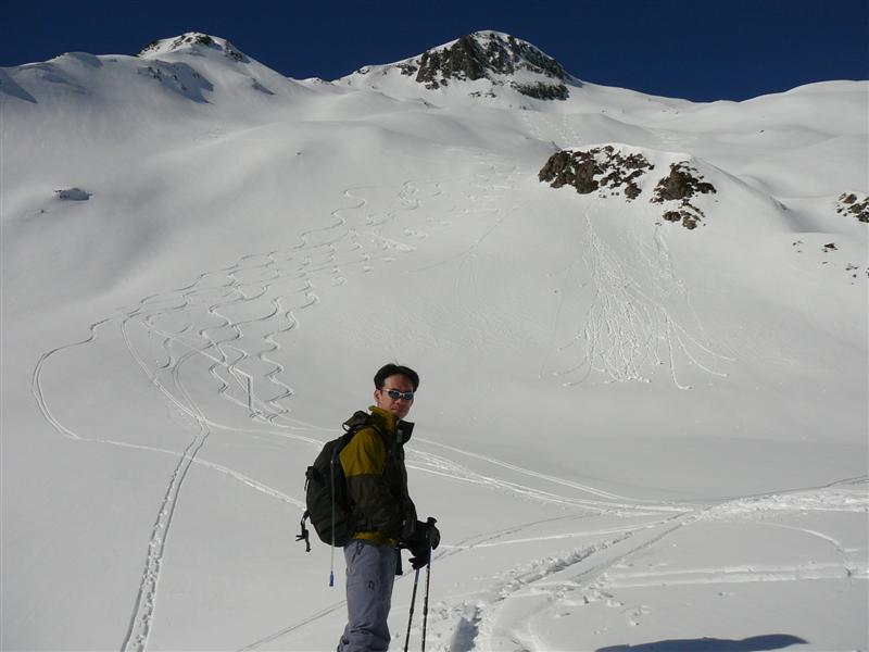 #4 Peu de traces sur les pentes : La neige, loin d Peu de traces sur les pentes : La neige, loin d'être parfaite, permet néanmoins de faire quelques belles séries de virages.