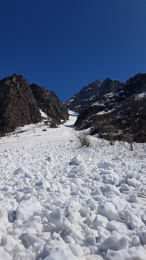 Bas du couloir du pertuis... un chantier abominable 