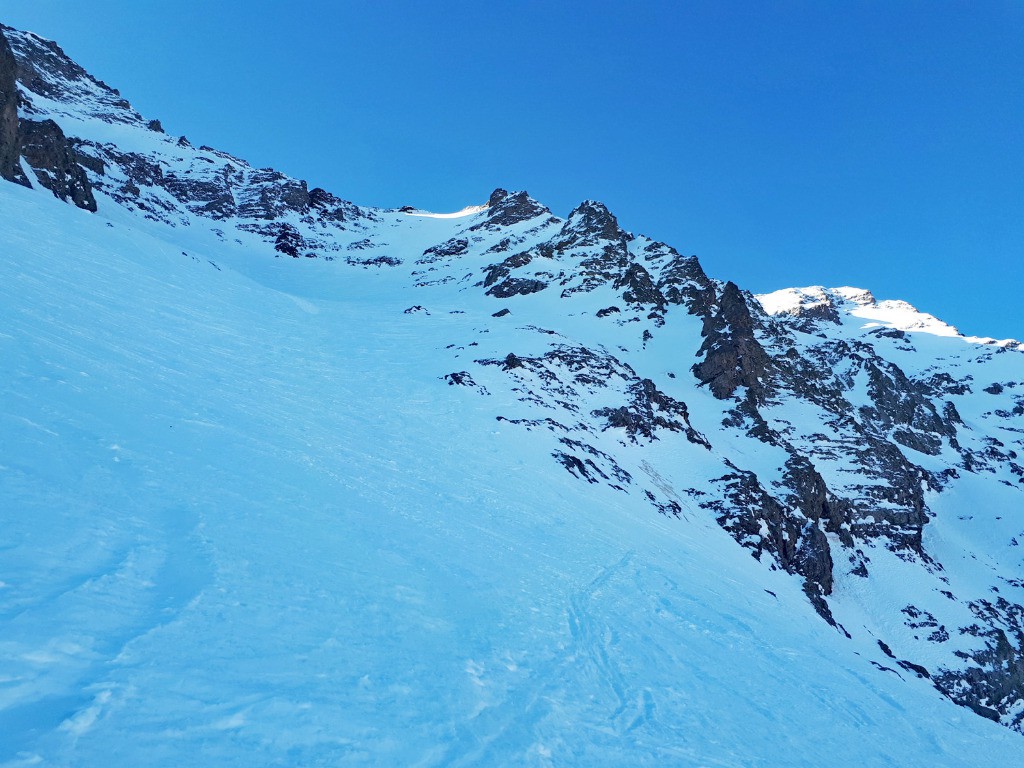 #2 La grande bleue comme une vague vers le soleil La grande bleue comme une vague vers le soleil