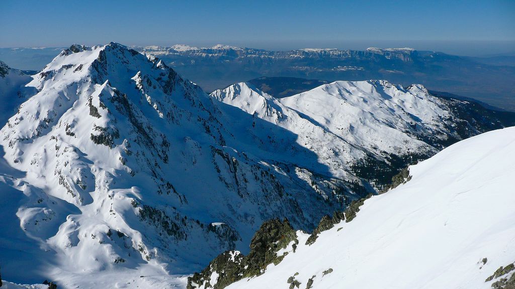 #1 Le grand charnier : Le Grand Charnier d Le grand charnier : Le Grand Charnier d'Allevard vu depuis le Grand Miceau