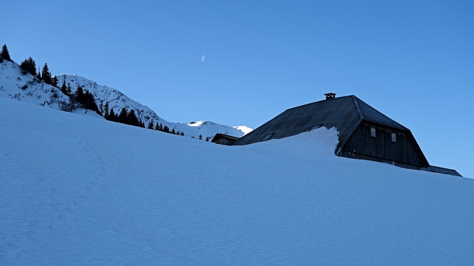 #1 Nous rejoignons le chalet de la Tuile. Nous rejoignons le chalet de la Tuile.