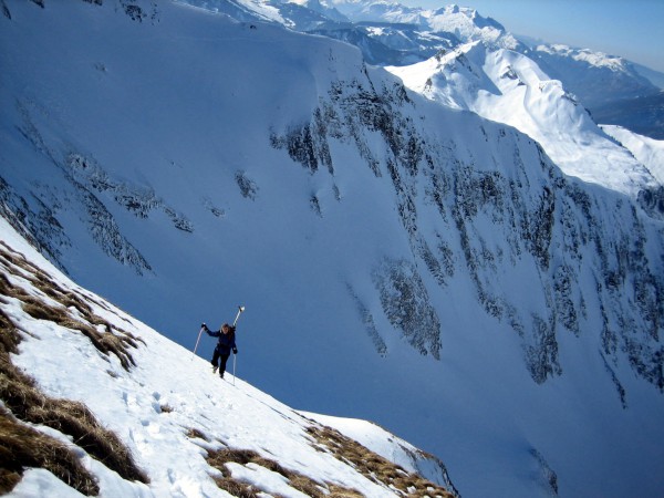 #1 Croix d Croix d'Almet : Véro dans les derniers mètres sous l'arête Ouest qui mène au sommet.