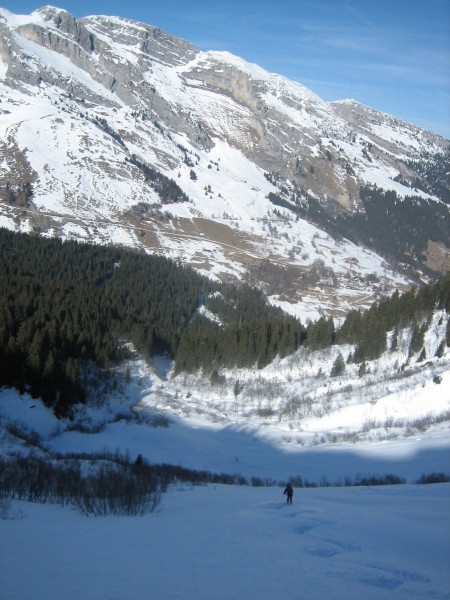 #9 Croix d Croix d'Almet : Véro fait ces derniers virages dans de la bonne neige avant de goûter l'excellente croûte!!