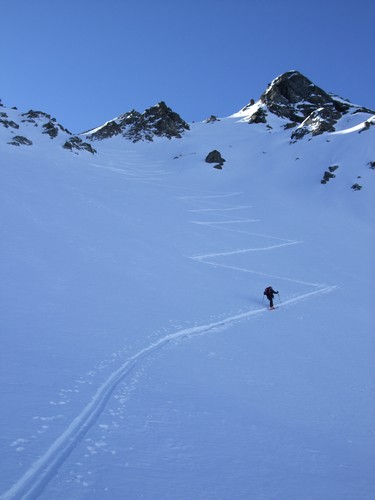#11 Col des Lances : Section terminale, merci aux traceurs en provenance du Pic Coutet Col des Lances : Section terminale, merci aux traceurs en provenance du Pic Coutet