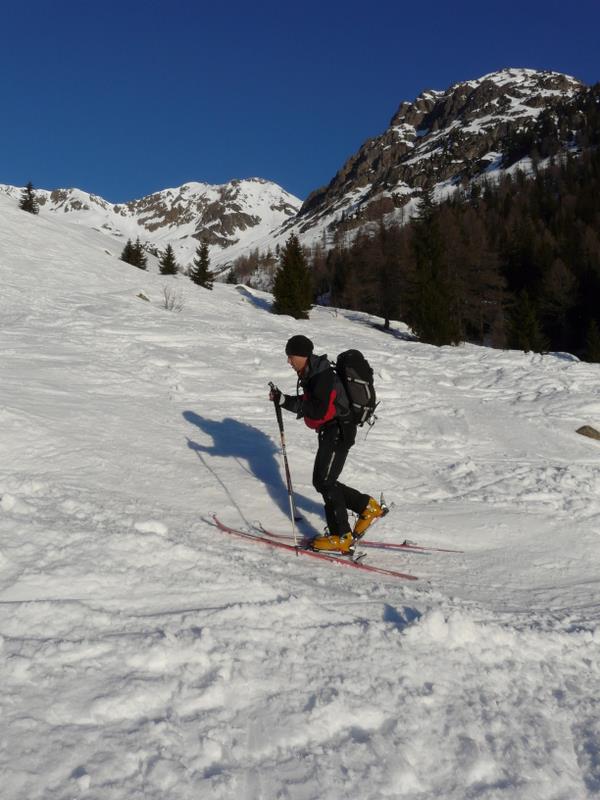 #4 Fontanabran : Vallon de Fenestral et face SE de Fontanabran Fontanabran : Vallon de Fenestral et face SE de Fontanabran