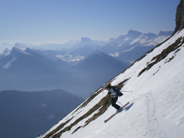#7 2 Soeurs : Moquette encore dans les pentes inférieures. 2 Soeurs : Moquette encore dans les pentes inférieures.