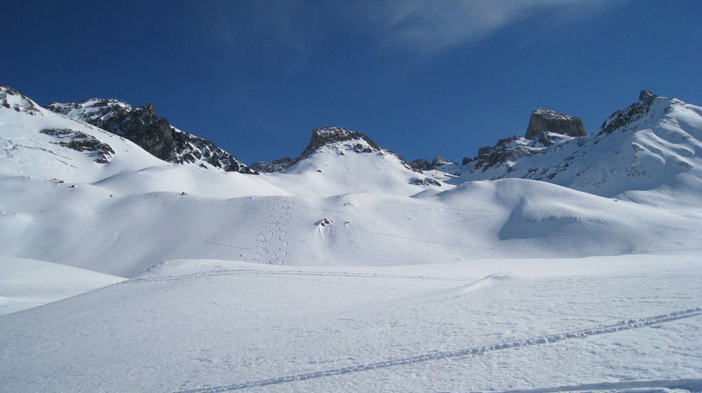 #11 Col de Bresson : Pente Ouest depuis le col du Bresson Col de Bresson : Pente Ouest depuis le col du Bresson