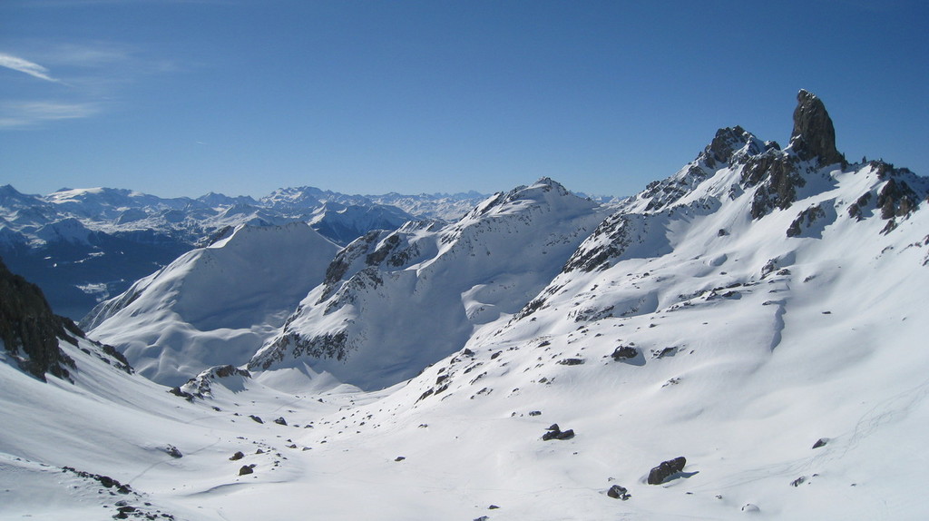 #8 Refuge du Presset : Panorama plein Sud depuis le refuge du Presset Refuge du Presset : Panorama plein Sud depuis le refuge du Presset