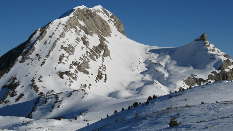 #1 Gd et petit Veymond : Vue depuis la bosse au-dessus des Bachassons Gd et petit Veymond : Vue depuis la bosse au-dessus des Bachassons