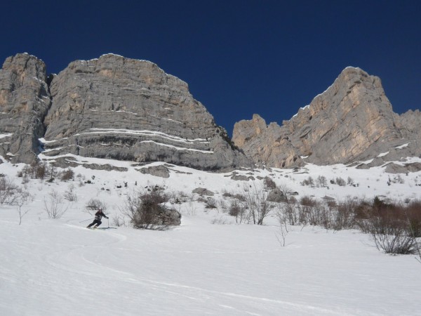 #4 Pas Morta : On est trop descendu sur cette bande de neige. Résultat on a bouffer des branches. Pas Morta : On est trop descendu sur cette bande de neige. Résultat on a bouffer des branches.