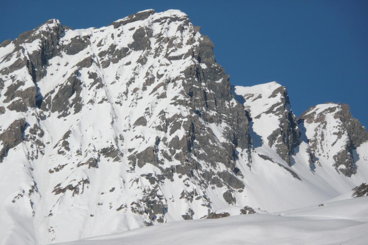 #3 Le Roignais Le Roignais '2995 m) : Le couloir NE est masqué par le sommet