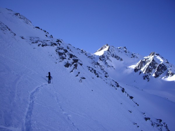 #1 Bruno a la trace : devant le Pic de la belle etoile Bruno a la trace : devant le Pic de la belle etoile