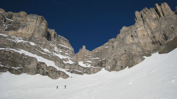 #3 Cascade de la Fuvelle : Beau cirque défendu par ce ressaut. Cascade de la Fuvelle : Beau cirque défendu par ce ressaut.