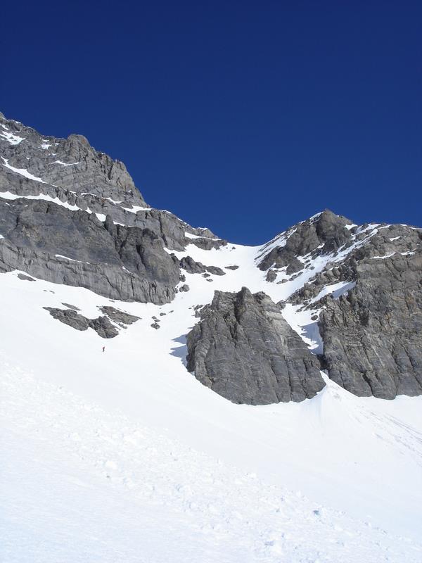 #7 Grand Muveran : Le couloir à l Grand Muveran : Le couloir à l'W de crête Moret qui permet de finir au pied de la face S