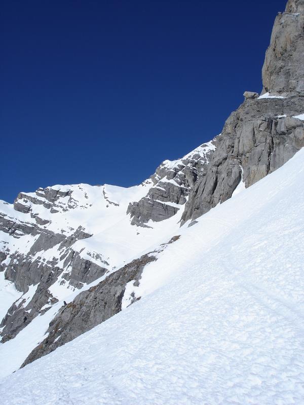 #2 Grand Muveran : La vire qui donne accès au couloir final Grand Muveran : La vire qui donne accès au couloir final