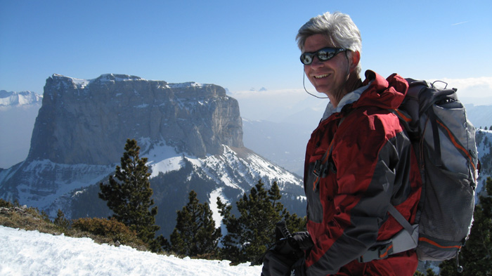 #9 Sommet de Peyre-Rouge : Mont-Aiguille toujours aussi omniprésent. Bon, on y va dans la combe ? Sommet de Peyre-Rouge : Mont-Aiguille toujours aussi omniprésent. Bon, on y va dans la combe ?