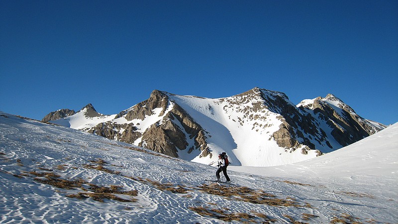 #6 Mont Pelat : Yoyo avec le Mont Pelat bien pelé au fond à gauche Mont Pelat : Yoyo avec le Mont Pelat bien pelé au fond à gauche