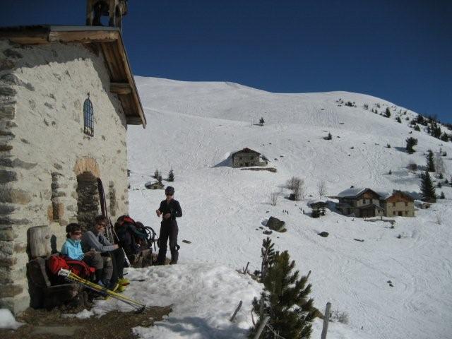 #4 chapelle St Bernabé : sur la montée du col de la Charbonnière chapelle St Bernabé : sur la montée du col de la Charbonnière