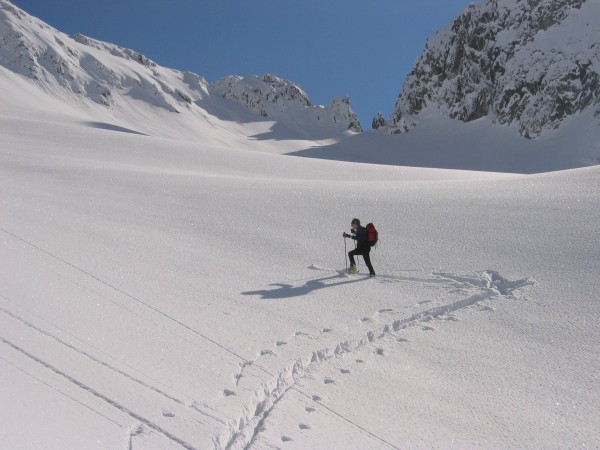 #3 belle trace Sylvain !!! : Remontée au point côté 2368m. Poudreuse lergère que l belle trace Sylvain !!! : Remontée au point côté 2368m. Poudreuse lergère que l'on aurait préféré descendre.