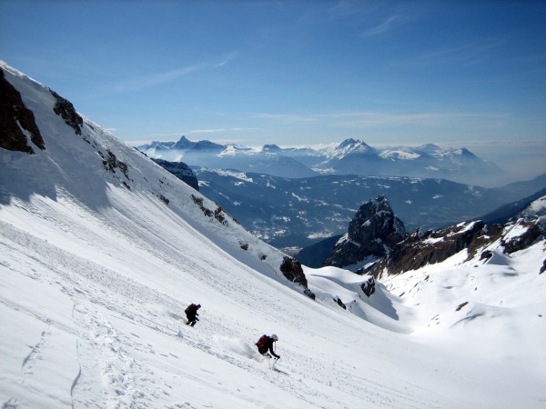 #10 Pointe Rousse des Chambres : De la bonne neige dans le haut de cette combe qui domine la vallée. Pointe Rousse des Chambres : De la bonne neige dans le haut de cette combe qui domine la vallée.
