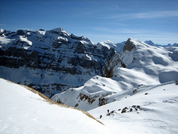 #3 Pointe Rousse des Chambres : L Pointe Rousse des Chambres : L'entrée dans le vallon de la Vogealette devant la Pointe de Bellegarde et le Tenneverge.