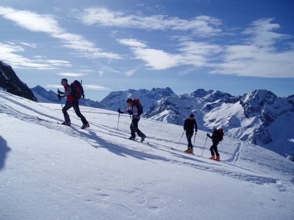 #1 Montée sous le lac Lautier : Un groupe sympathique et homogène... Montée sous le lac Lautier : Un groupe sympathique et homogène...