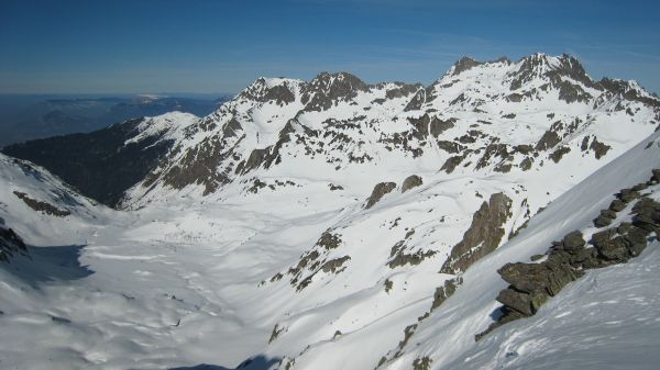 #4 Charnier Bourbière & Co : Belle vue sur le vallon du Merlet depuis le Col des Fontaines Charnier Bourbière & Co : Belle vue sur le vallon du Merlet depuis le Col des Fontaines