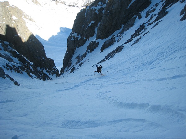 #10 Descente premier Couloir : On rebrousse chemin et on redescend dans le premier couloir, carton.... Descente premier Couloir : On rebrousse chemin et on redescend dans le premier couloir, carton....