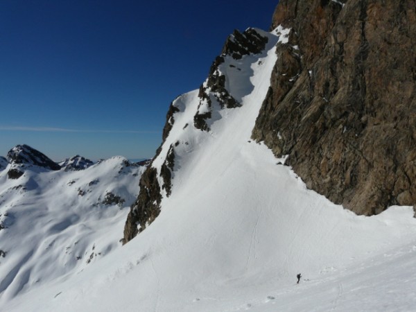 #8 Couloir sud des Espères 23 02 : arrivée au pied du couloir Couloir sud des Espères 23 02 : arrivée au pied du couloir