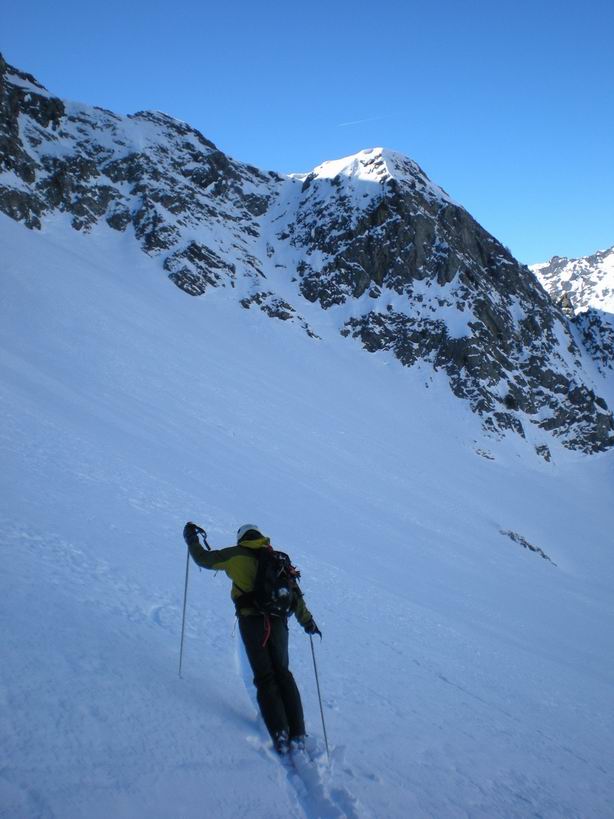 #13 Pic de Pian : En route pour le Pic de l Pic de Pian : En route pour le Pic de l'Arche (le couloir d'acces en face), en esperant que ça passe.