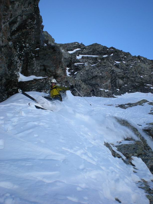 #12 Pic de Pian : Bruno fait parler la poudre dans l Pic de Pian : Bruno fait parler la poudre dans l'echarpe d'acces.