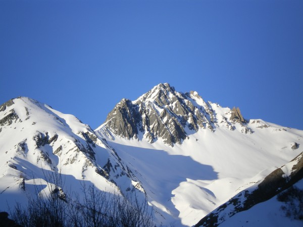 #1 Grande Moendaz : Versant NE de la Grande Moendaz au petit matin. Grande Moendaz : Versant NE de la Grande Moendaz au petit matin.