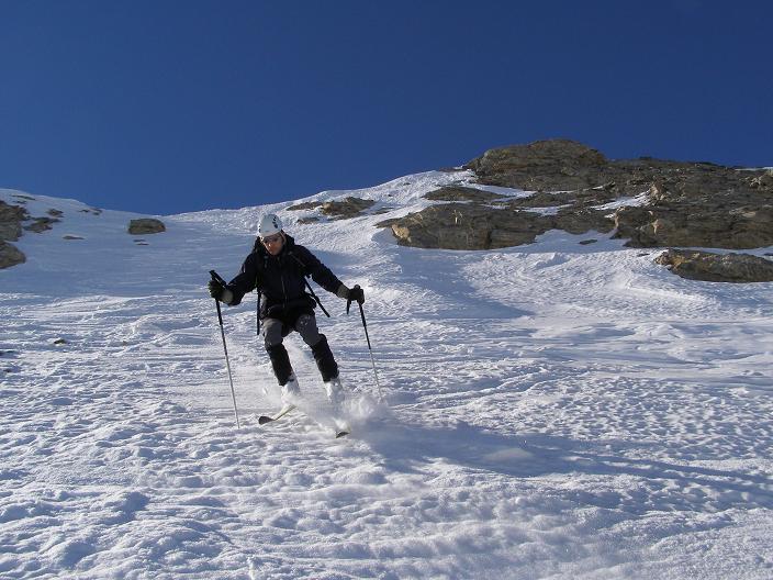 #7 Sous le sommet : Sous le sommet, expo plein pot dans du 45 et neige pas evidente Sous le sommet : Sous le sommet, expo plein pot dans du 45 et neige pas evidente