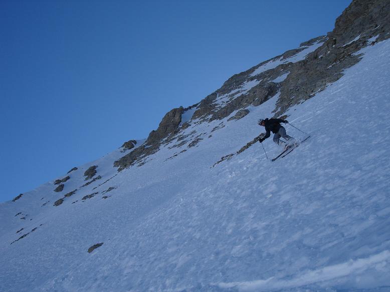 #11 Face : Partie inferieure sous le couloir Face : Partie inferieure sous le couloir