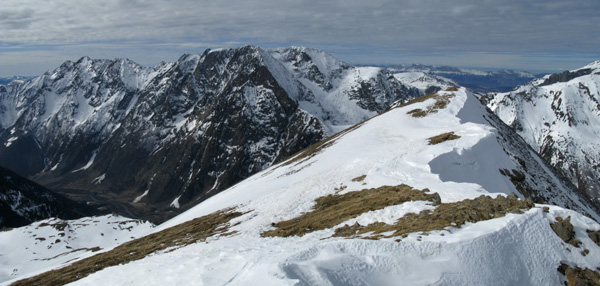 Vue du sommet : vue sur le massif du grand Armet