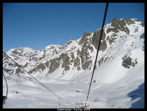 #8 Vue depuis le TS du lac Robert : Vue depuis le télésiège du lac Robert sur une partie de la chaine de Belledonne avec la grande Lauzière, la Vaudaine, le grand Sorbier et le lac Robert. Vue depuis le TS du lac Robert : Vue depuis le télésiège du lac Robert sur une partie de la chaine de Belledonne avec la grande Lauzière, la Vaudaine, le grand Sorbier et le lac Robert.