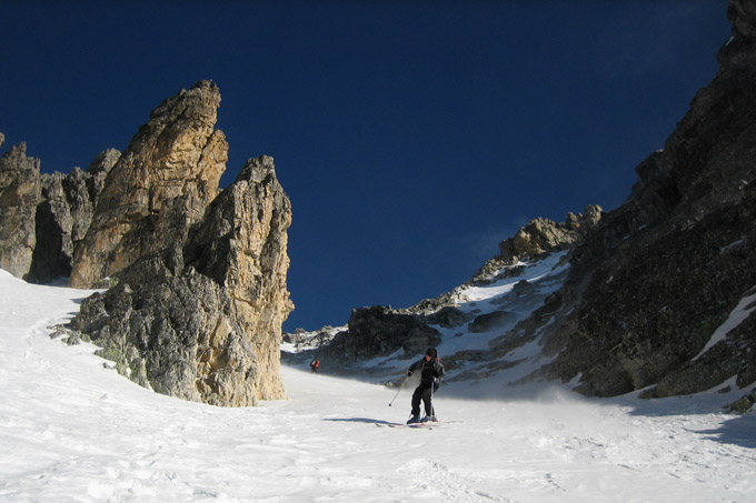 #7 Couloir NW : Remy dans le joli petit couloir NW de la tête de la Cassille. Couloir NW : Remy dans le joli petit couloir NW de la tête de la Cassille.